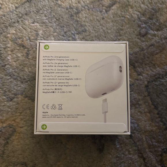 Apple AirPods Pro Gen 2 USB C port great Christmas gift - Picture 5 of 7